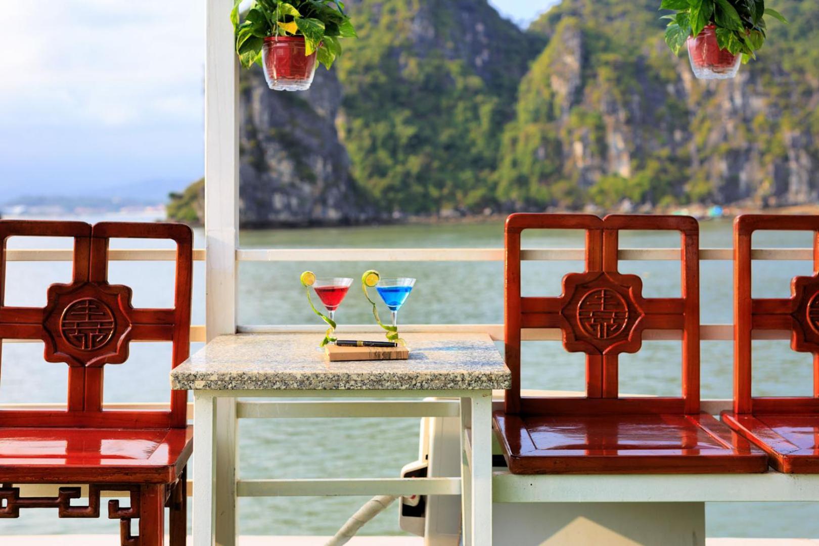 Cozy Bay Classic Cruise Ha Long Exterior foto