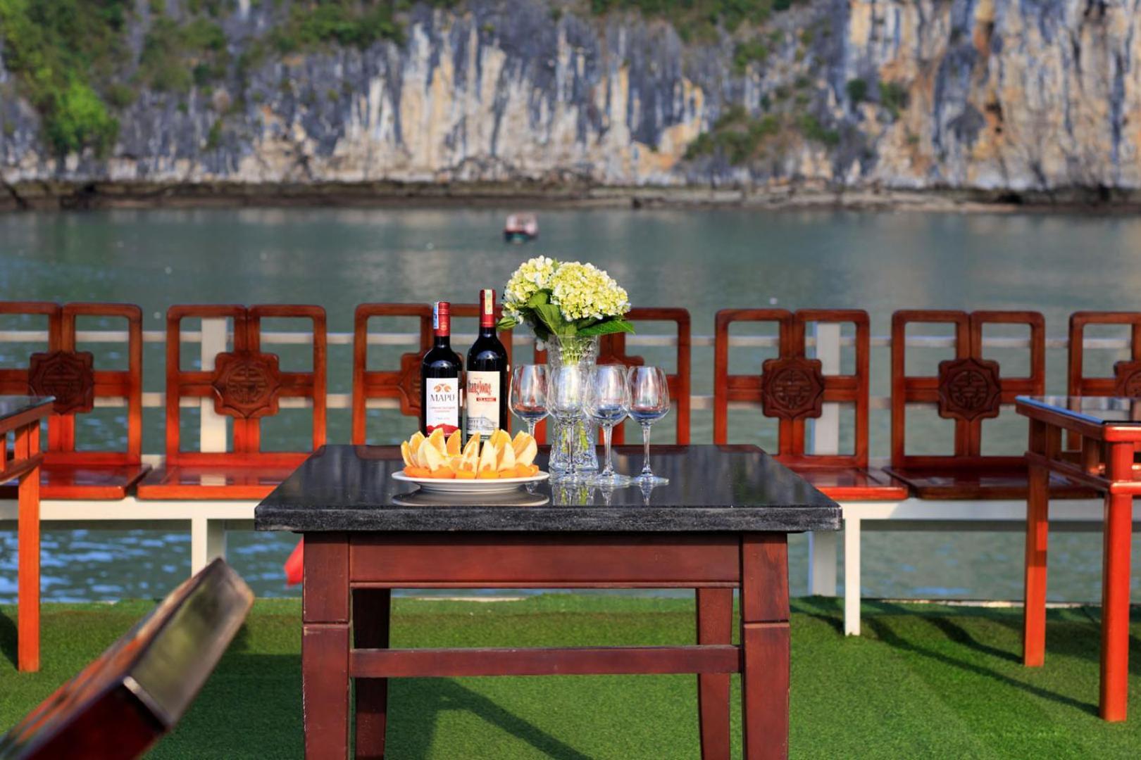 Cozy Bay Classic Cruise Ha Long Exterior foto