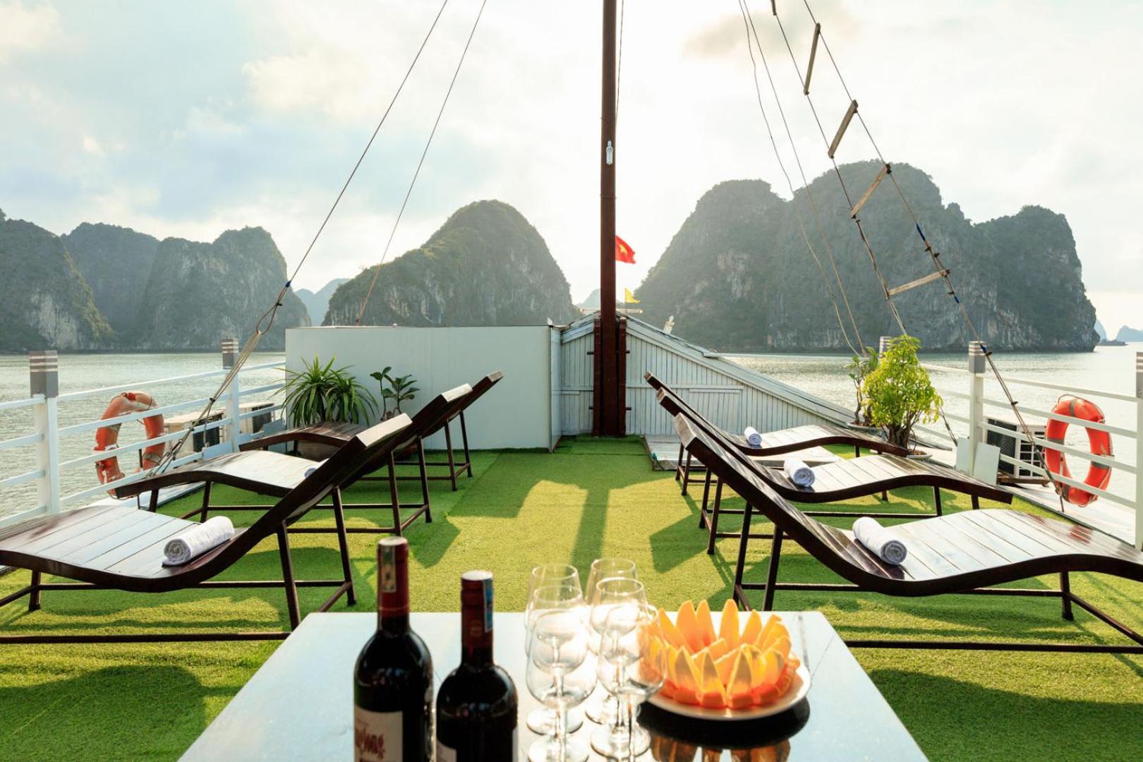 Cozy Bay Classic Cruise Ha Long Exterior foto