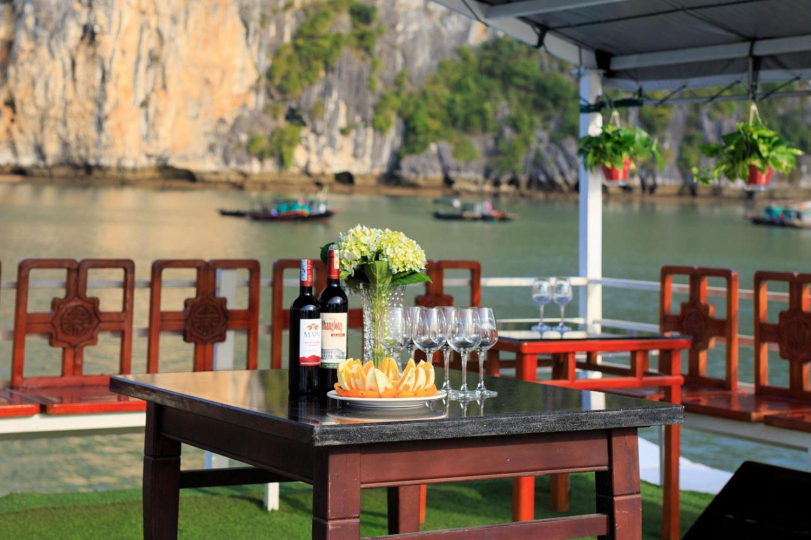 Cozy Bay Classic Cruise Ha Long Exterior foto