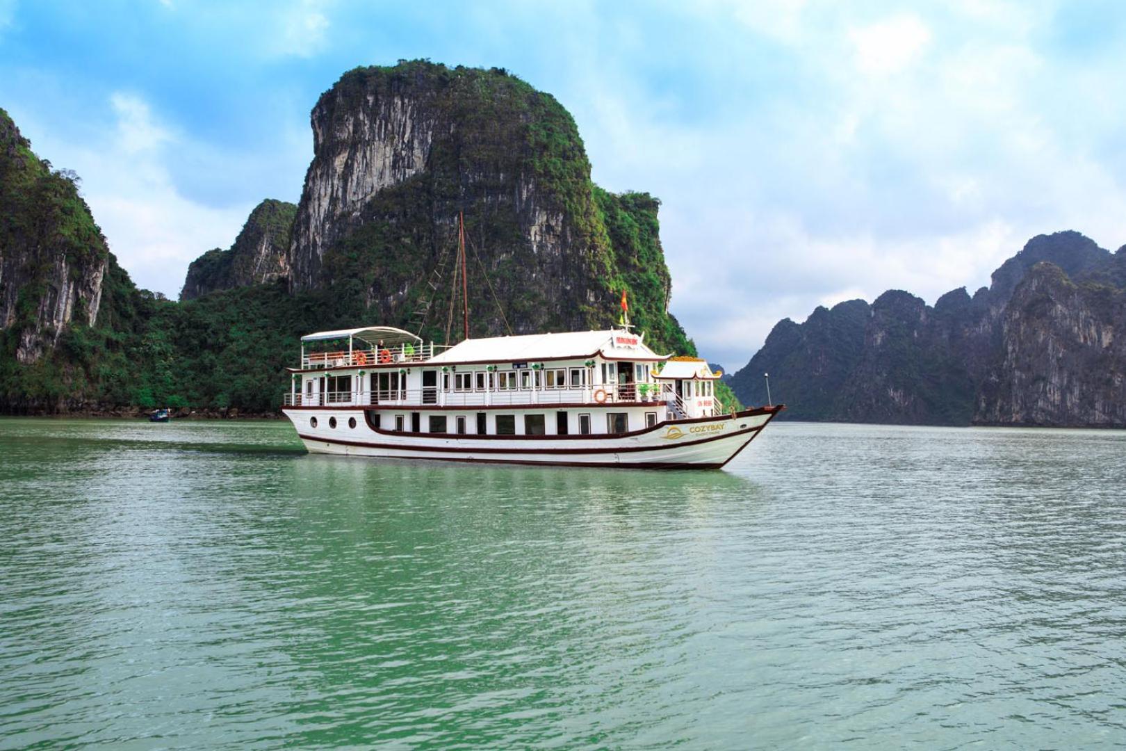 Cozy Bay Classic Cruise Ha Long Exterior foto