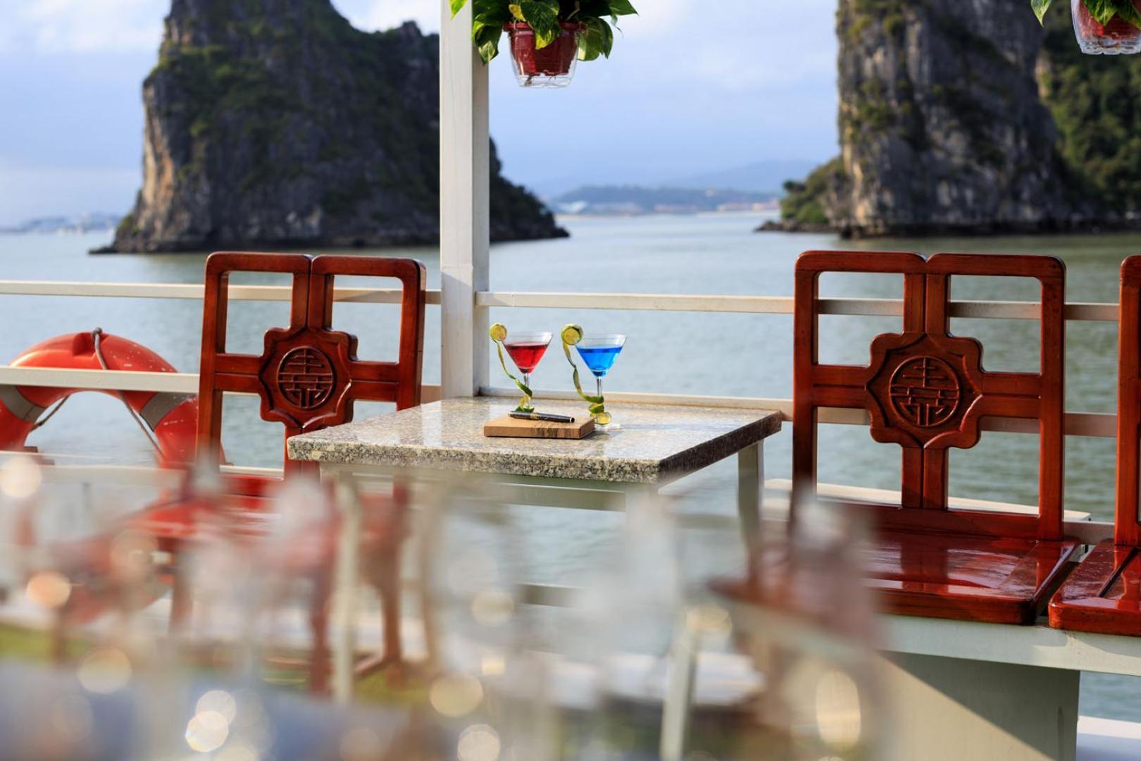 Cozy Bay Classic Cruise Ha Long Exterior foto