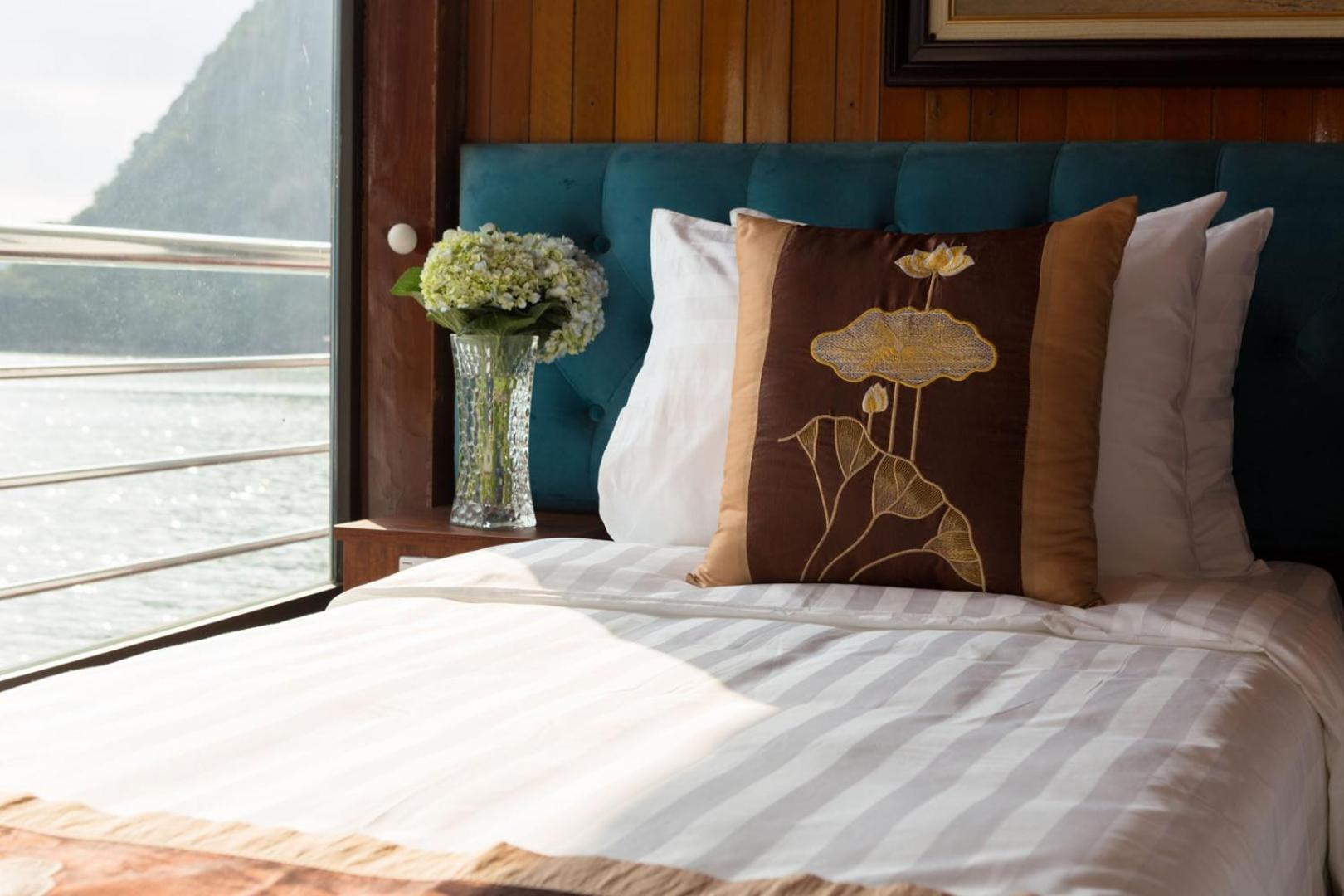 Cozy Bay Classic Cruise Ha Long Exterior foto