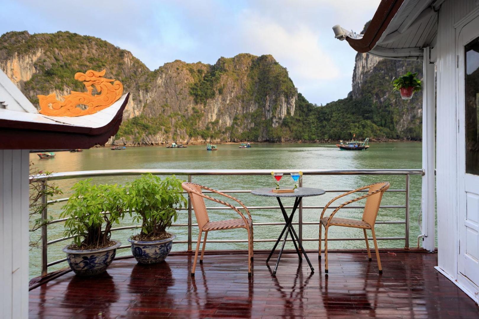 Cozy Bay Classic Cruise Ha Long Exterior foto